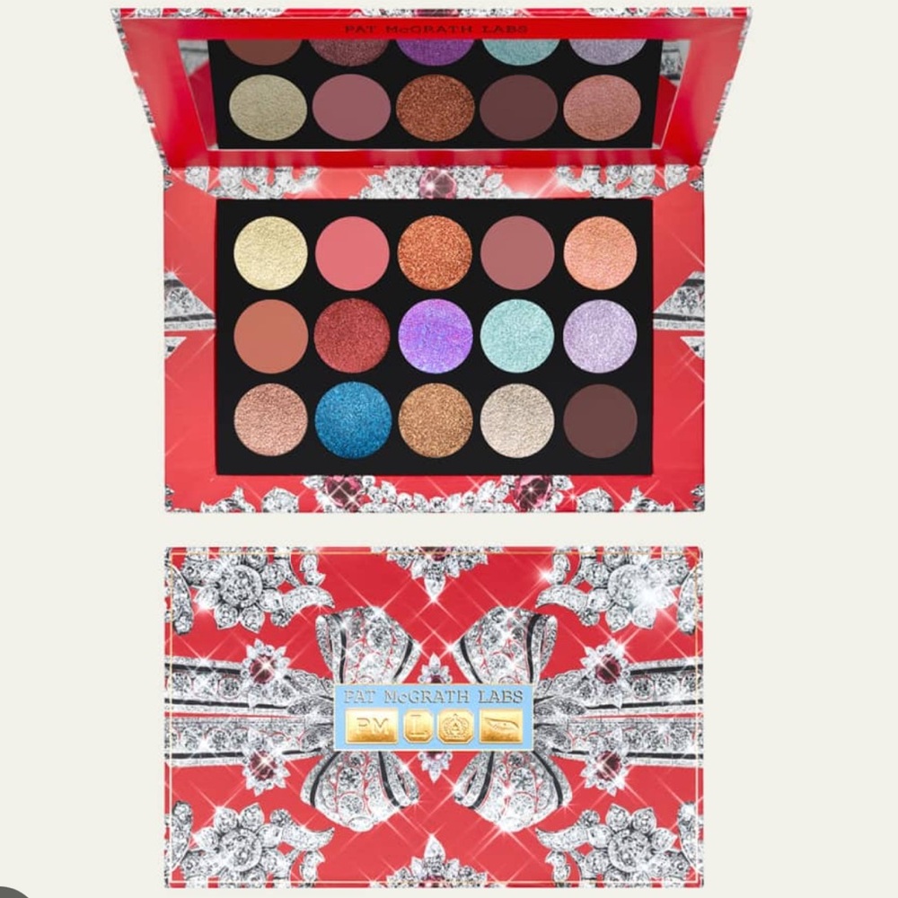 Pat McGrath Labs
Luminous Legends: Mega Eyeshadow Palette
